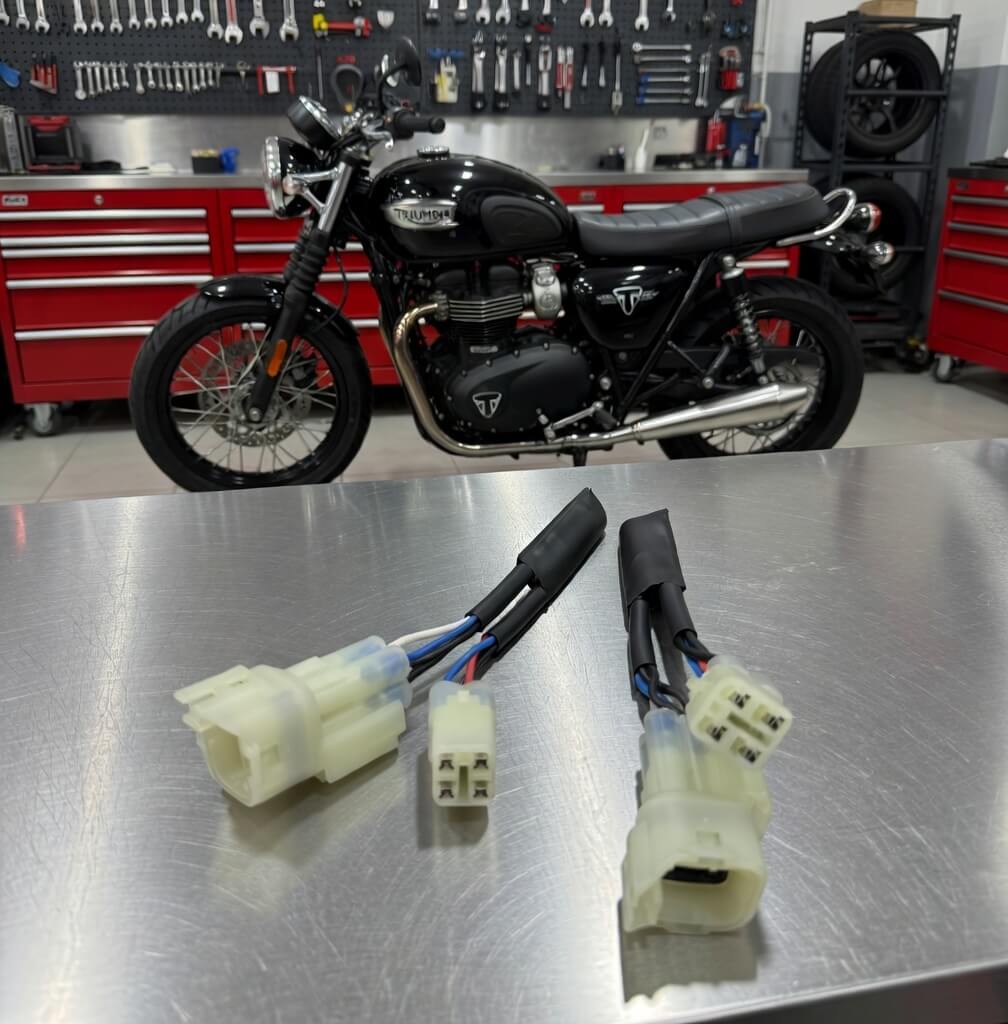 Redline Ride em moto Triumph